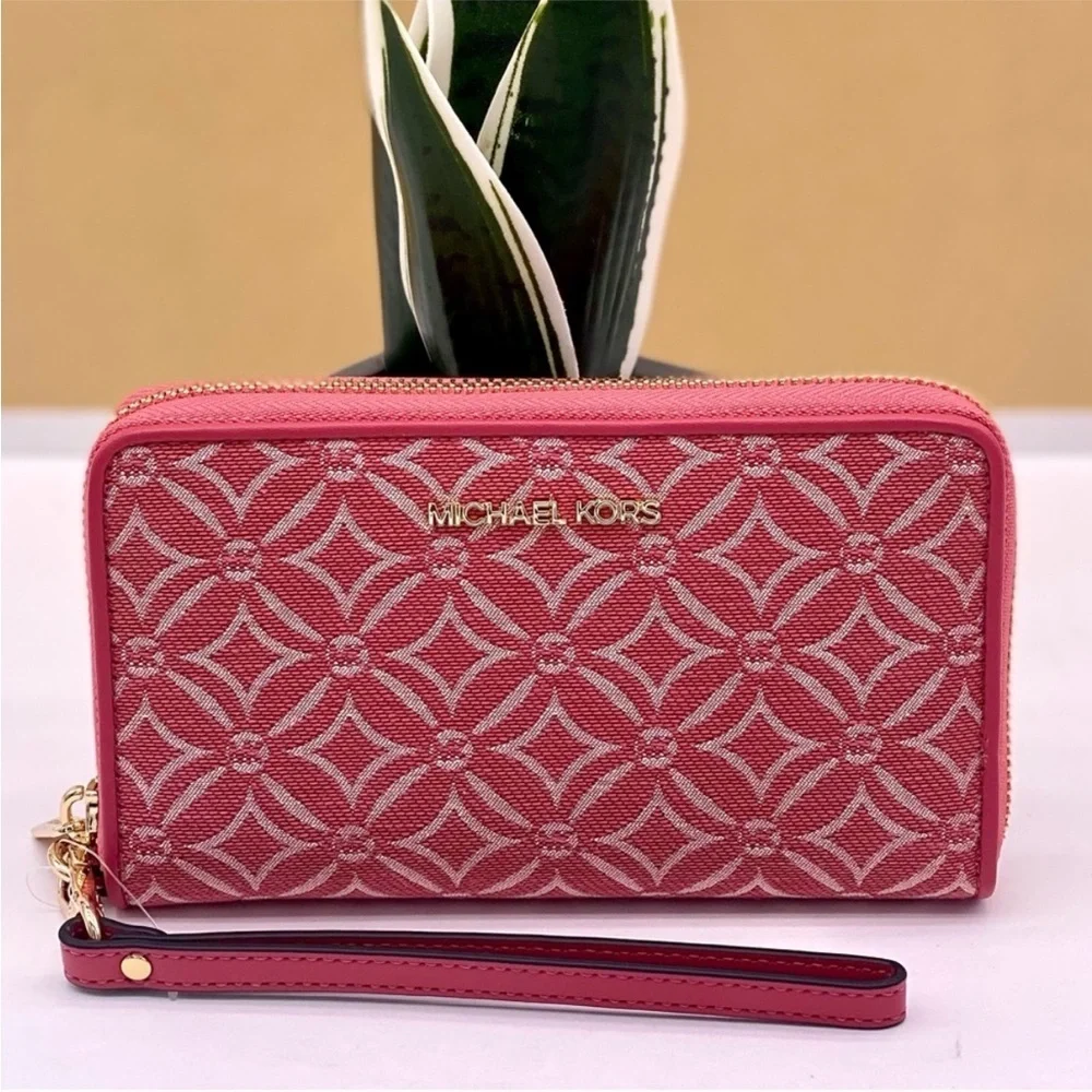 Michael Kors Jet Set Travel Multifunction Large Phone Wallet MK Light Berry